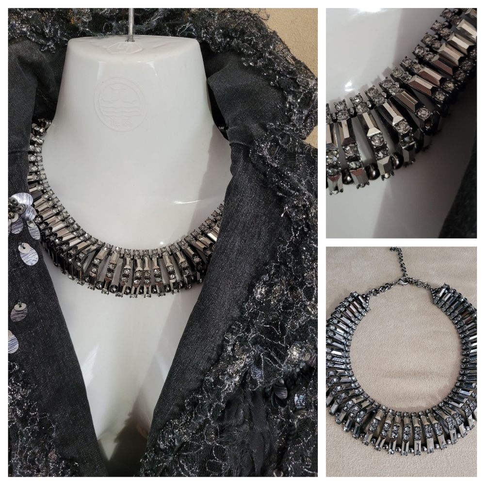 COLLAR necklace